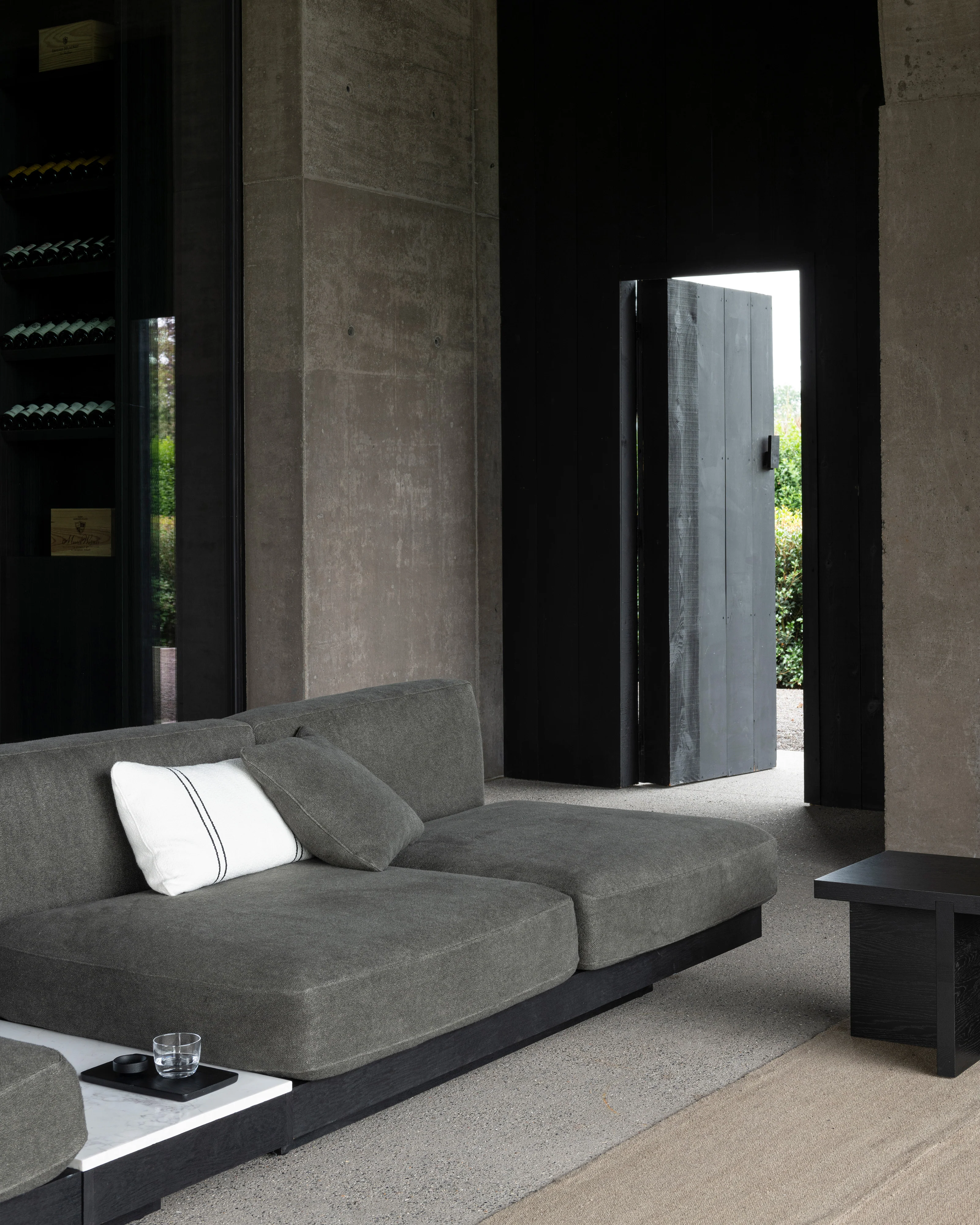 Bench one seater incl cushion indoor smoke - black Rudolph - Image 2