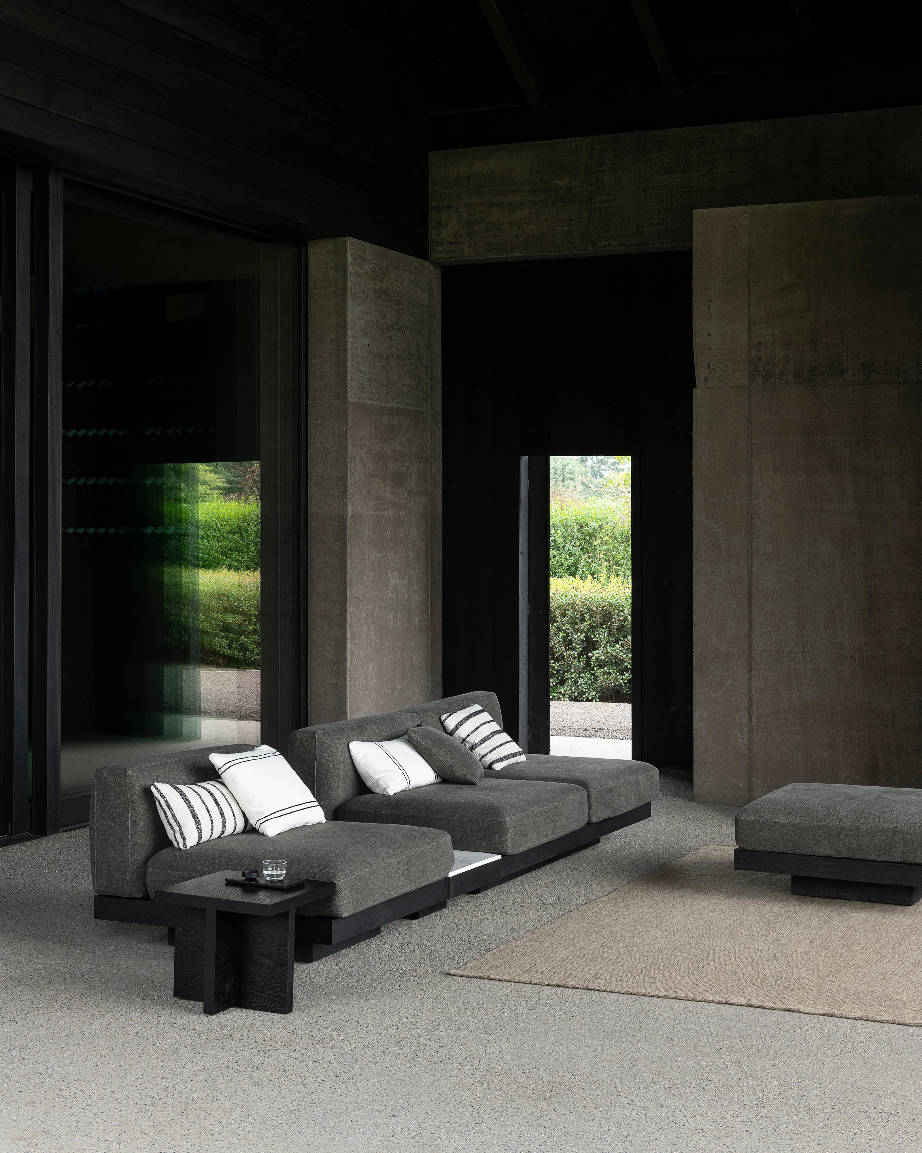 Bench two seater incl cushion indoor smoke - black Rudolph - Image 2