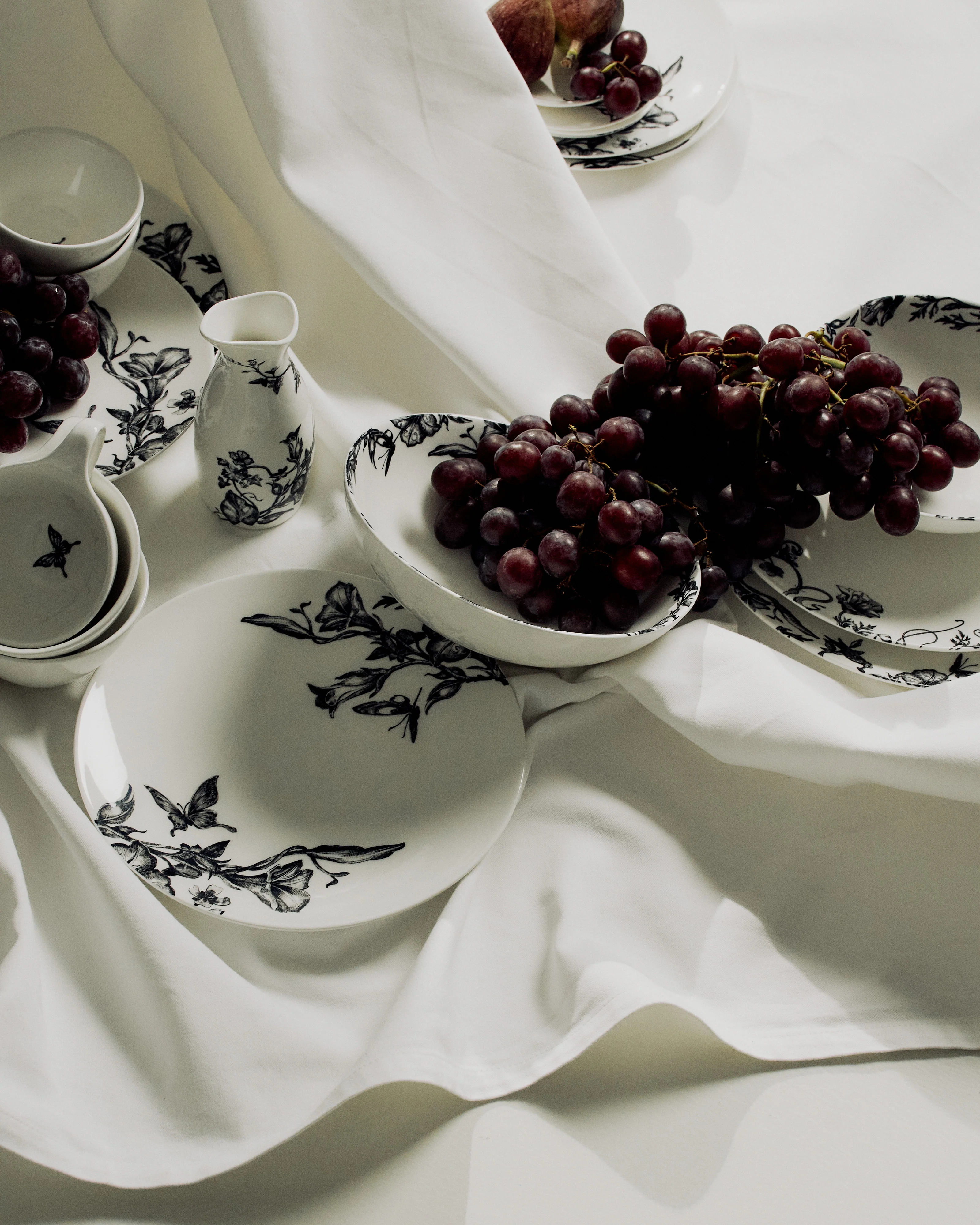 Bowl low S enchanted garden white - black Unity - Image 2