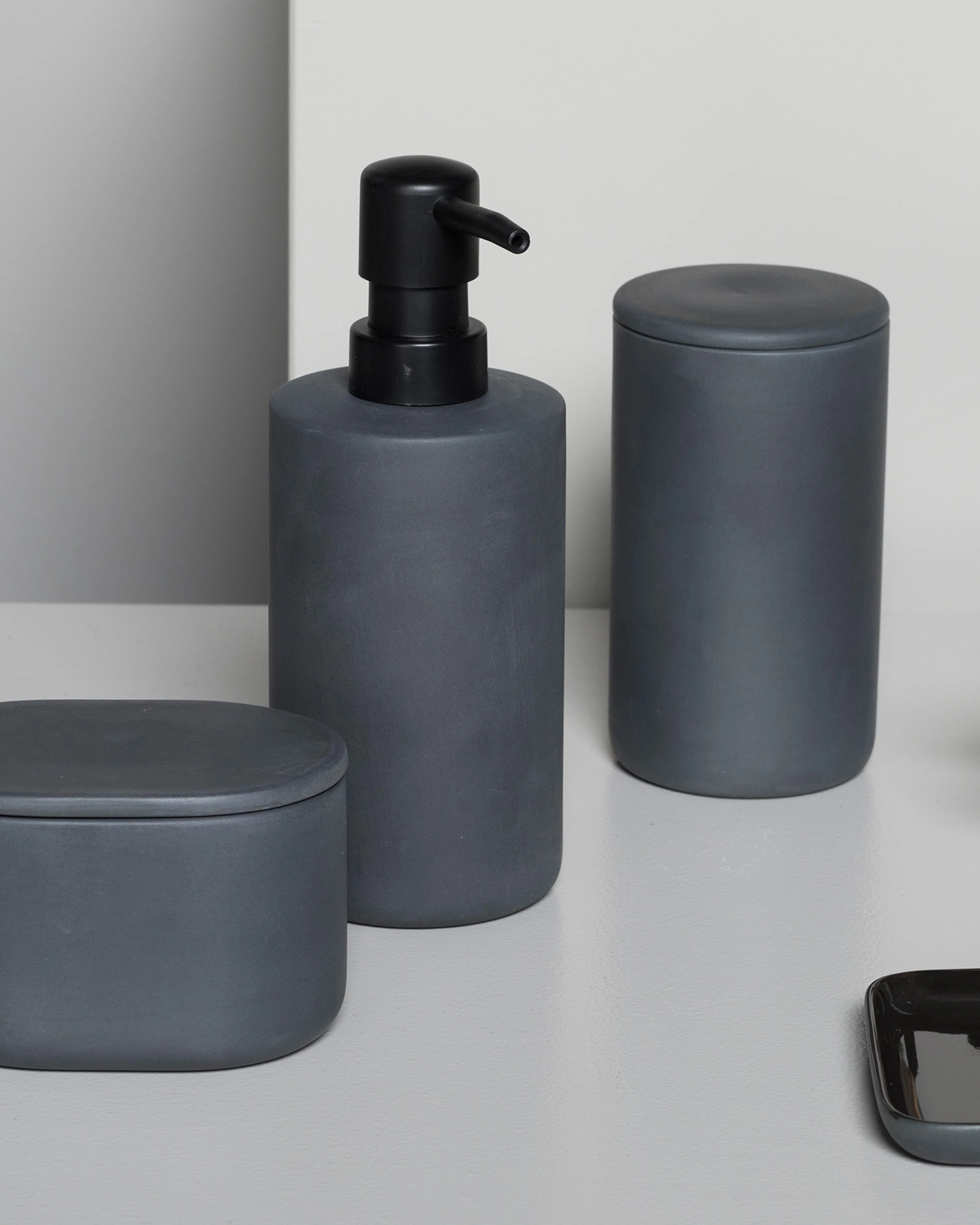 Box with lid round L dark grey Cose - Image 2