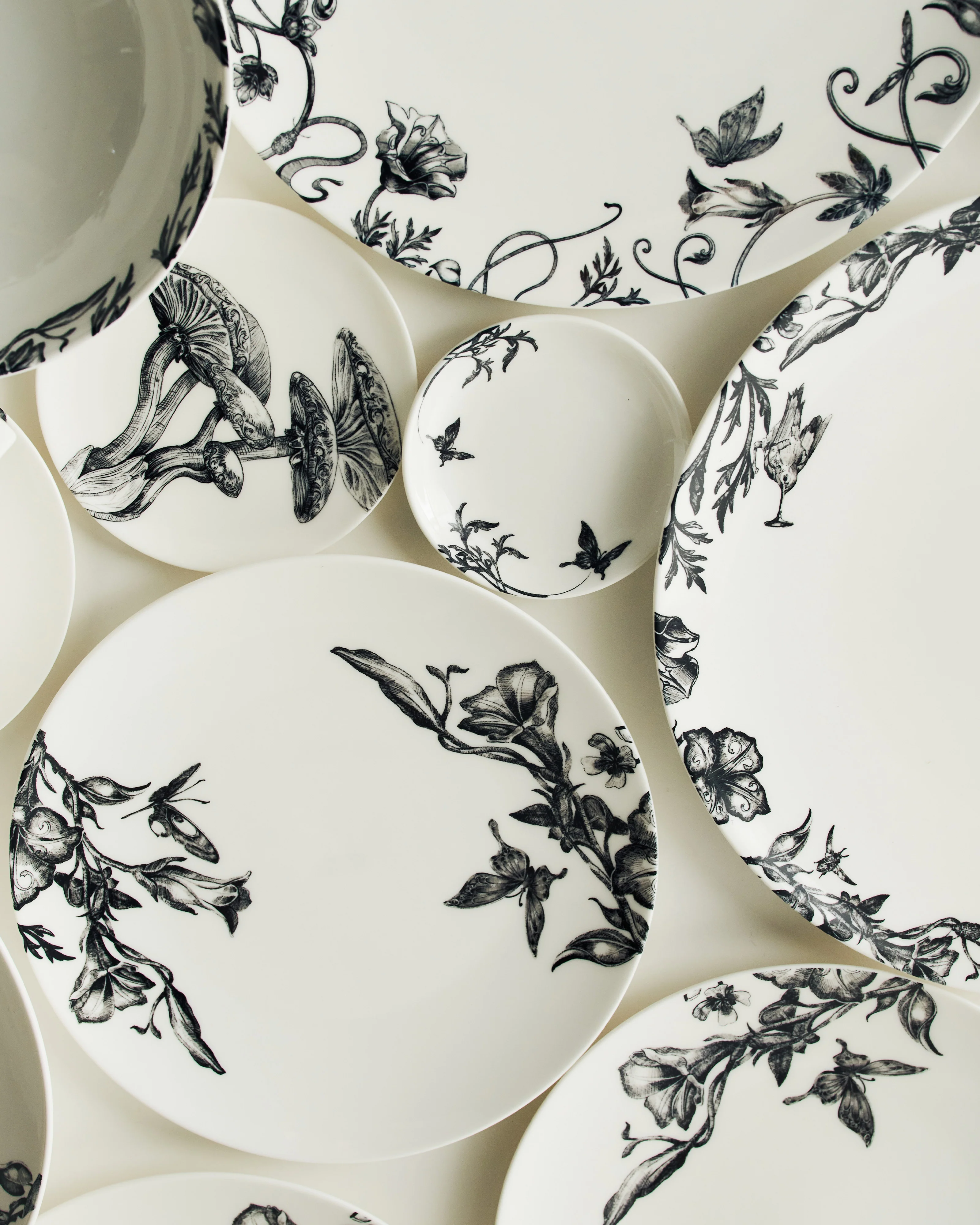 Dessert plate butterfly ballet white - black Unity - Image 2