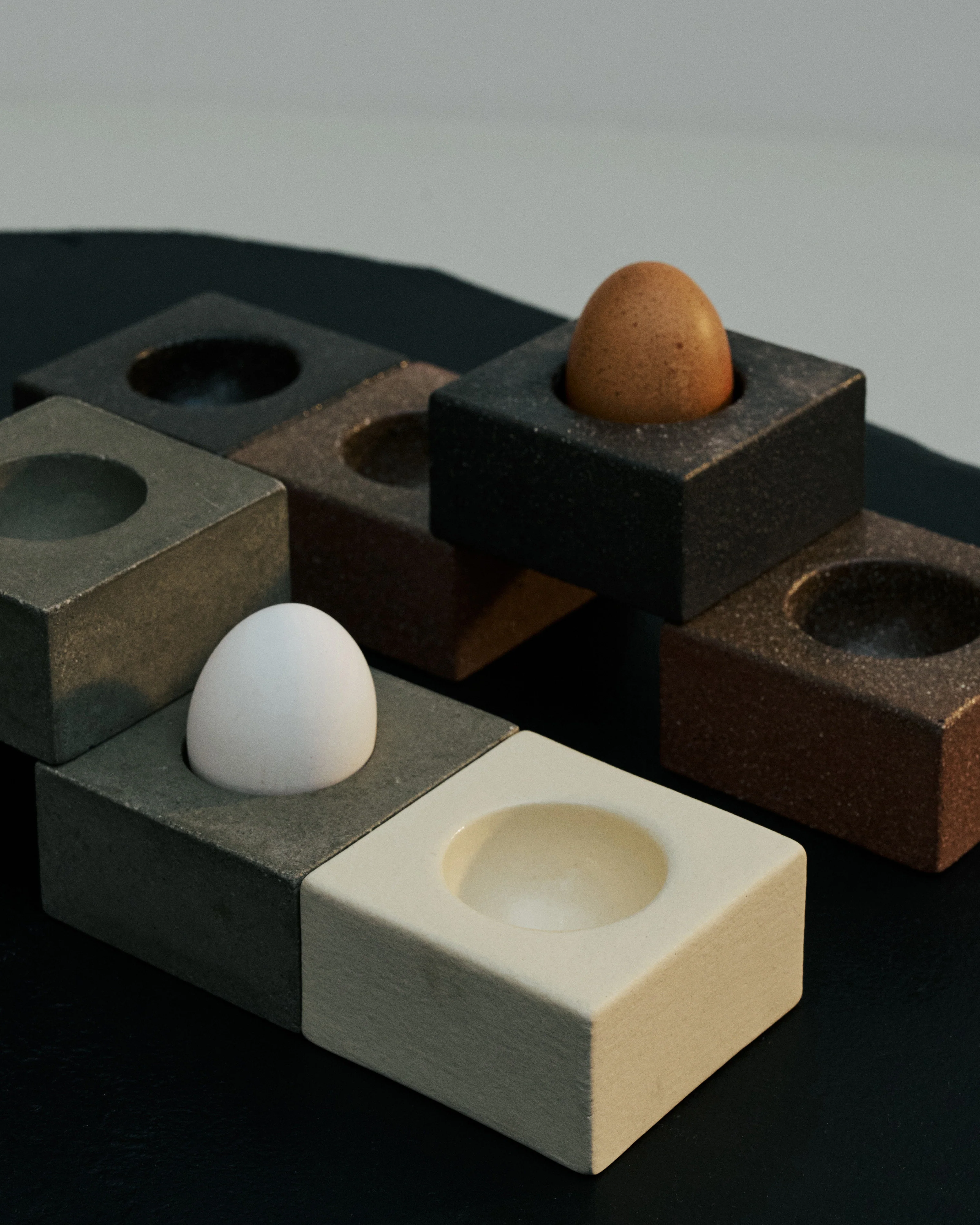 Egg cup black Uovo - Image 3