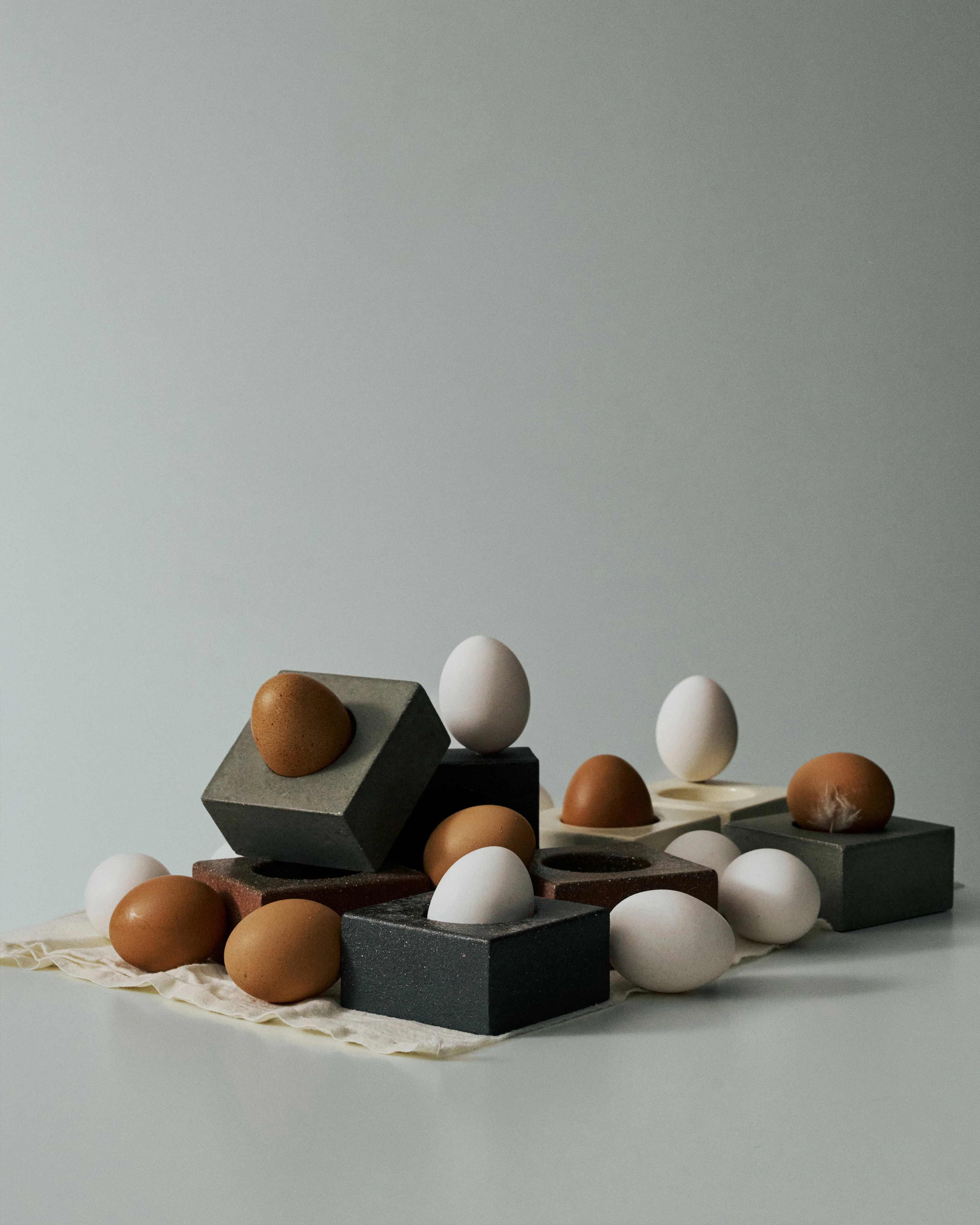Egg cup black Uovo - Image 5
