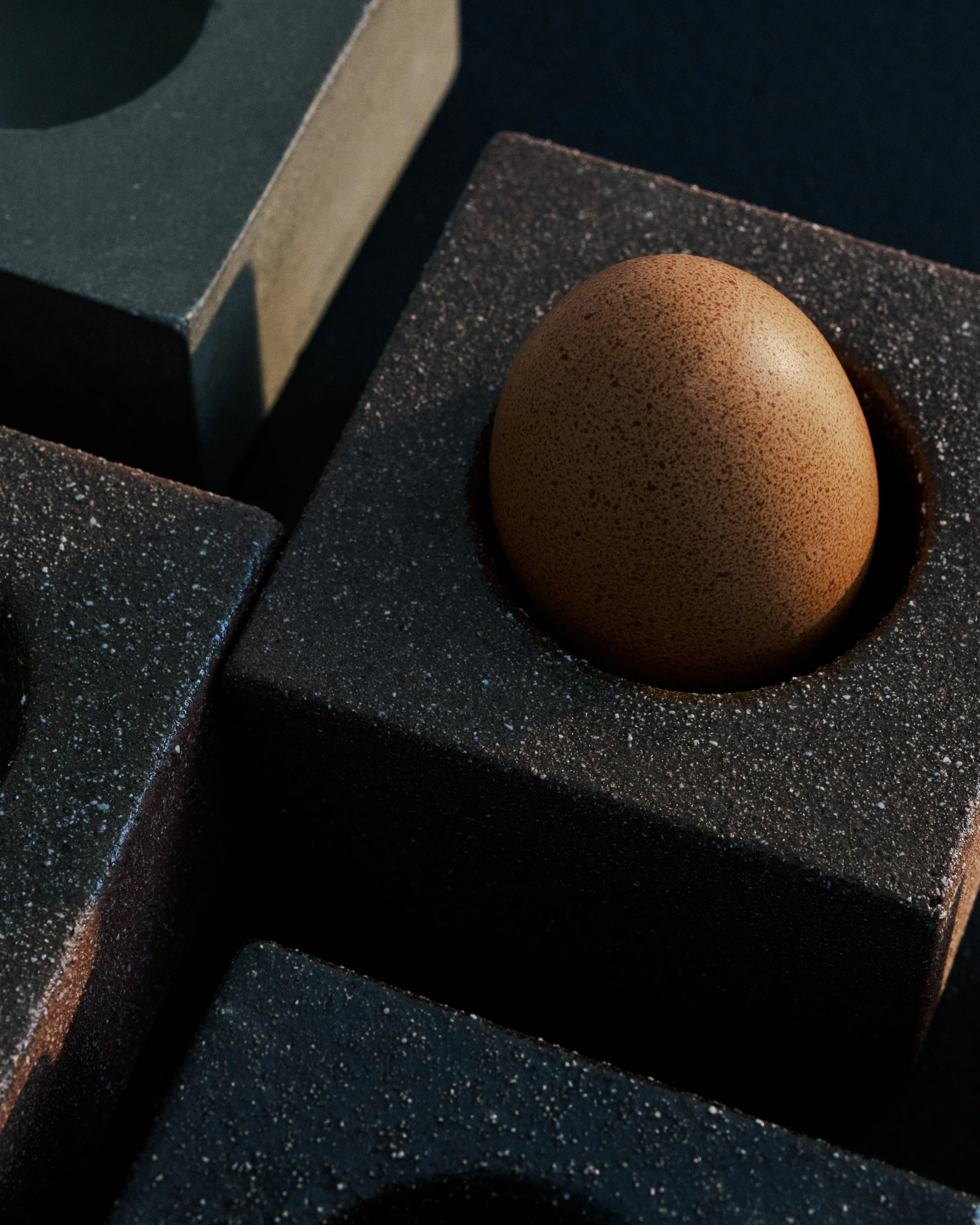 Egg cup brown Uovo - Image 3