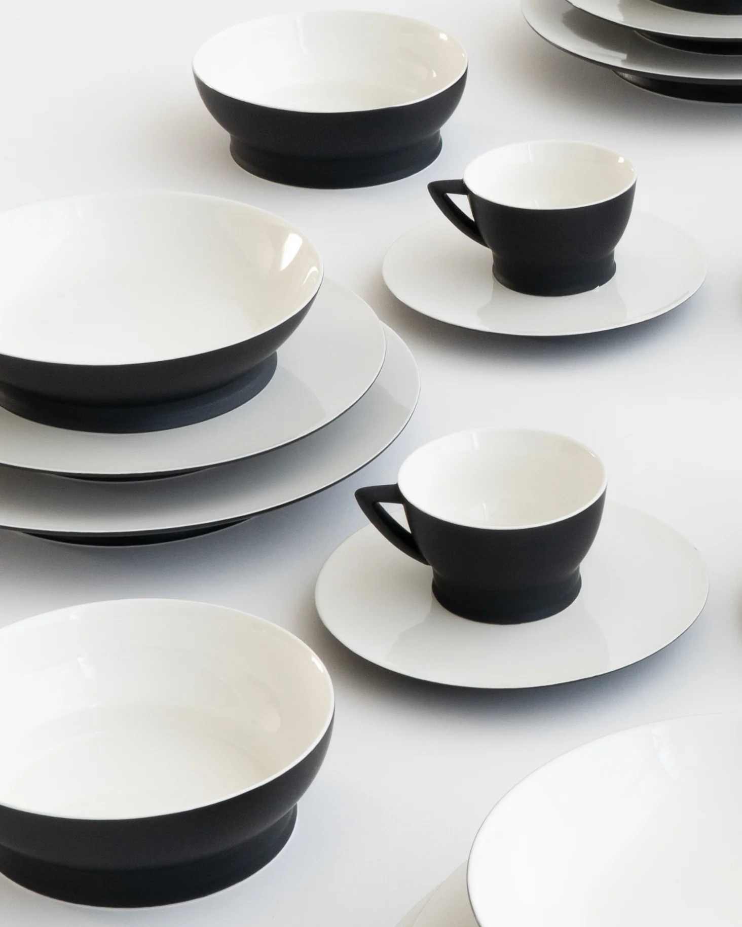Full Set 24 pieces Black/off white Ra - Image 5