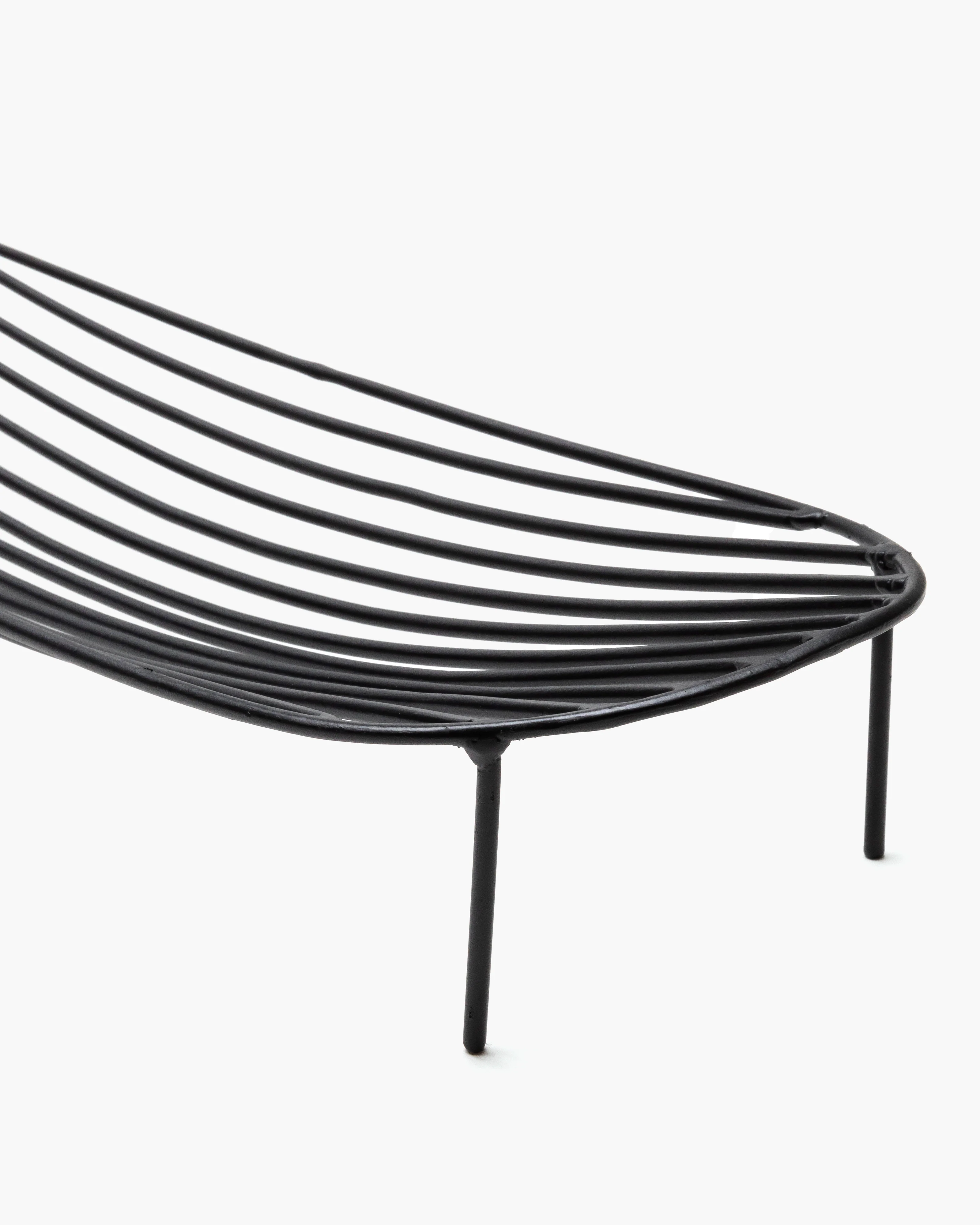 Iron basket black Nana Metal Sculptures - Image 4