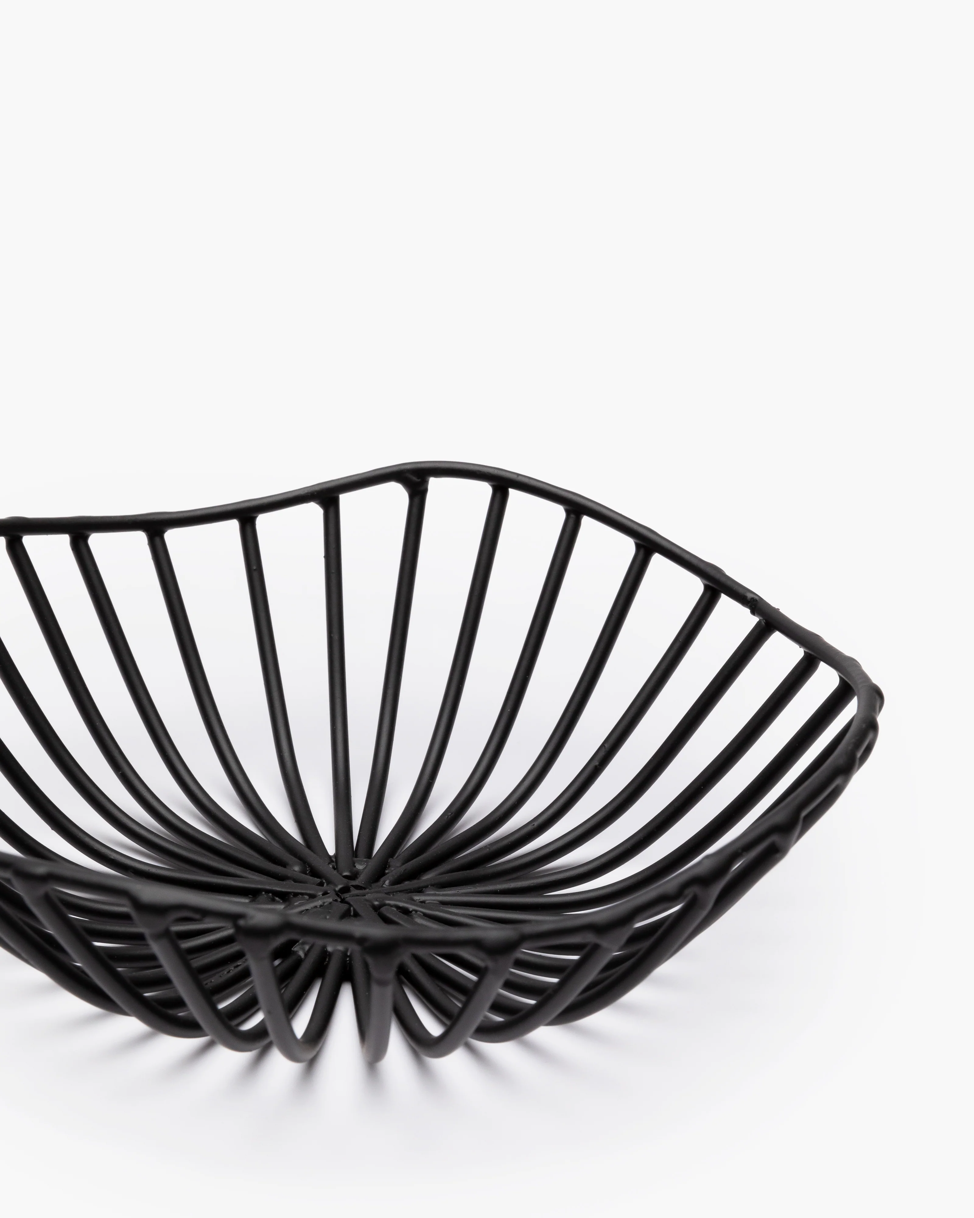 Iron bread basket S black Catu Metal Sculptures - Image 2