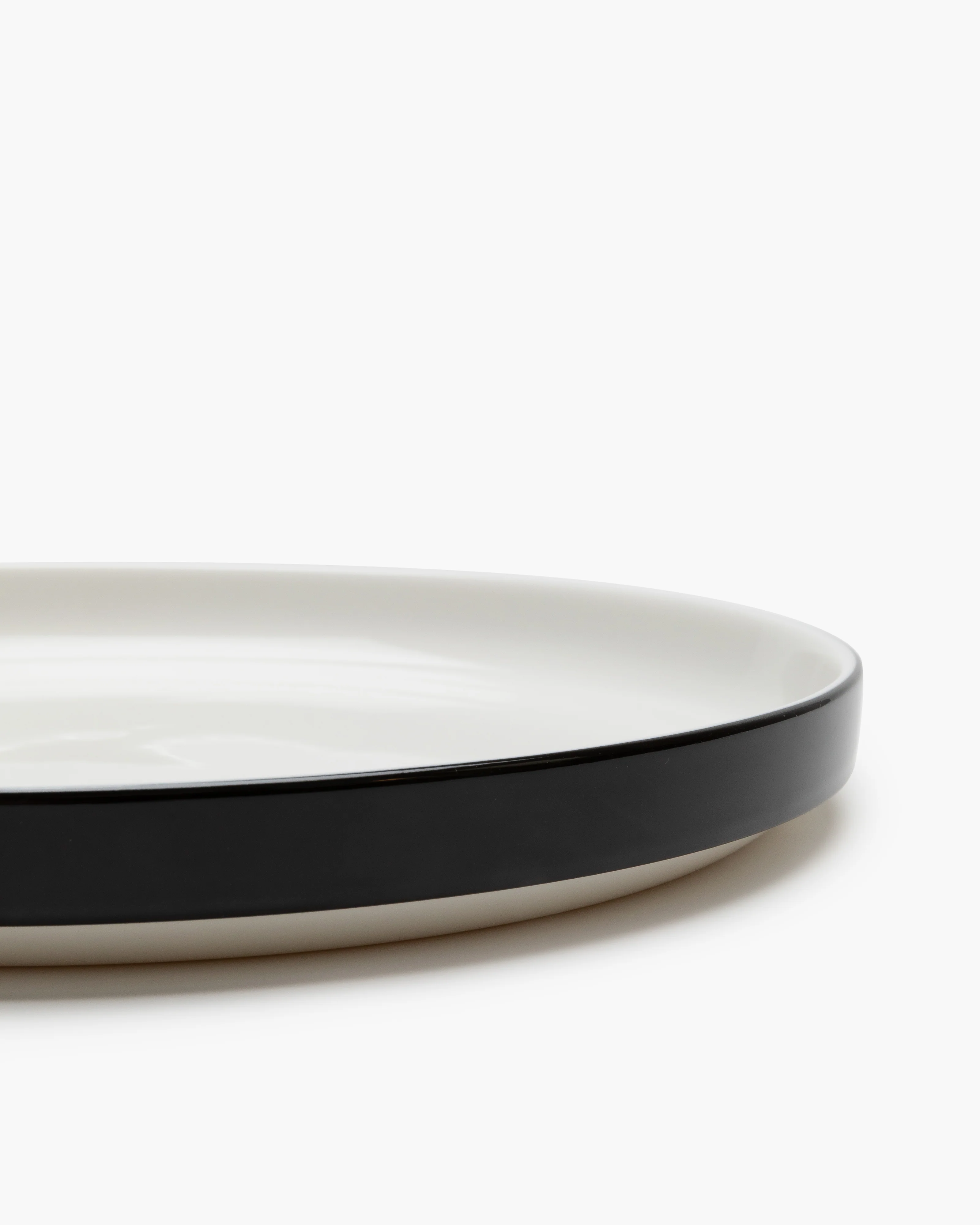 Low dinner plate glazed black Passe-partout - Image 3