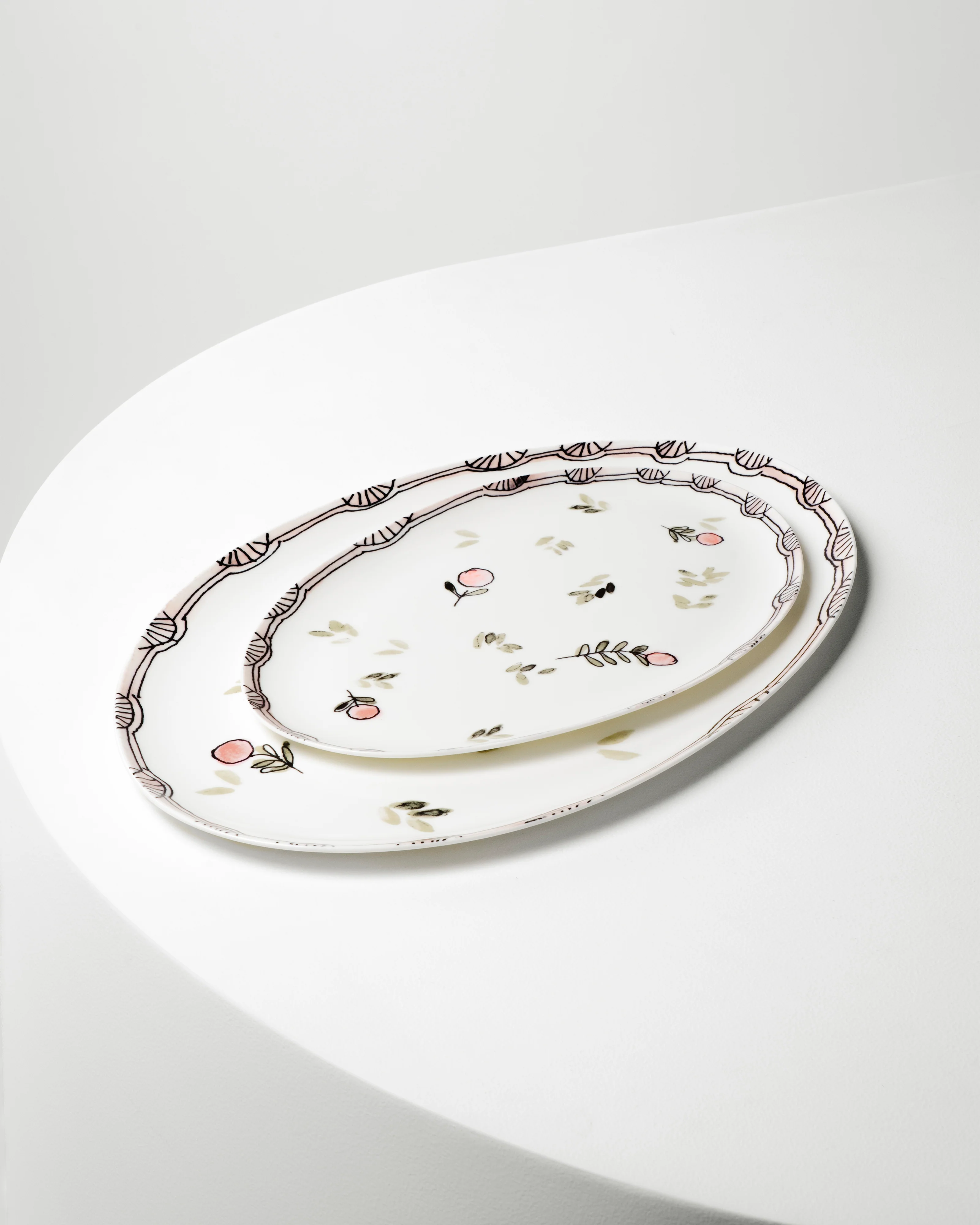 Oval plate °2 L Mirtillo nude Midnight Flowers - Image 2