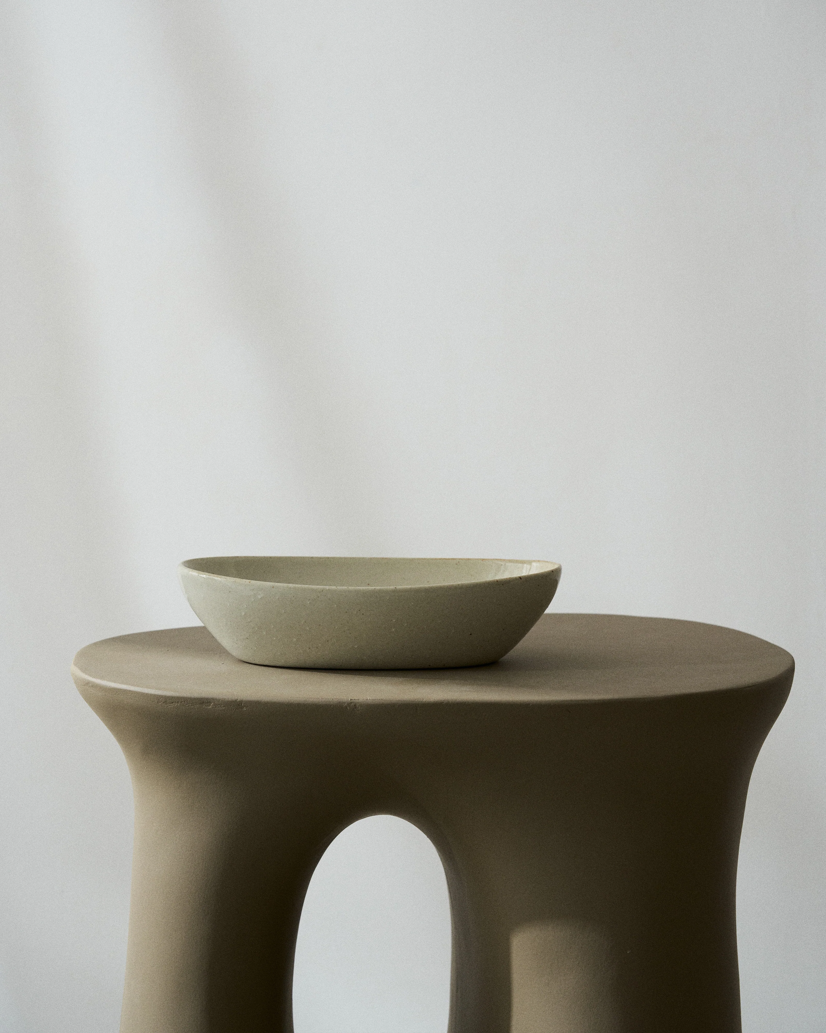 Oval serving bowl off-white Out of lines - Image 2