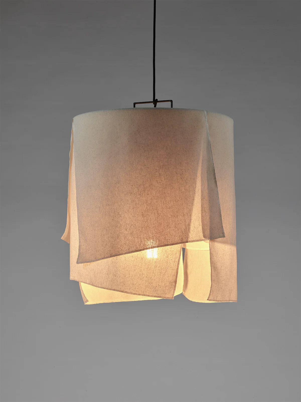 Pendant lamp S black - beige Nomad - Image 2
