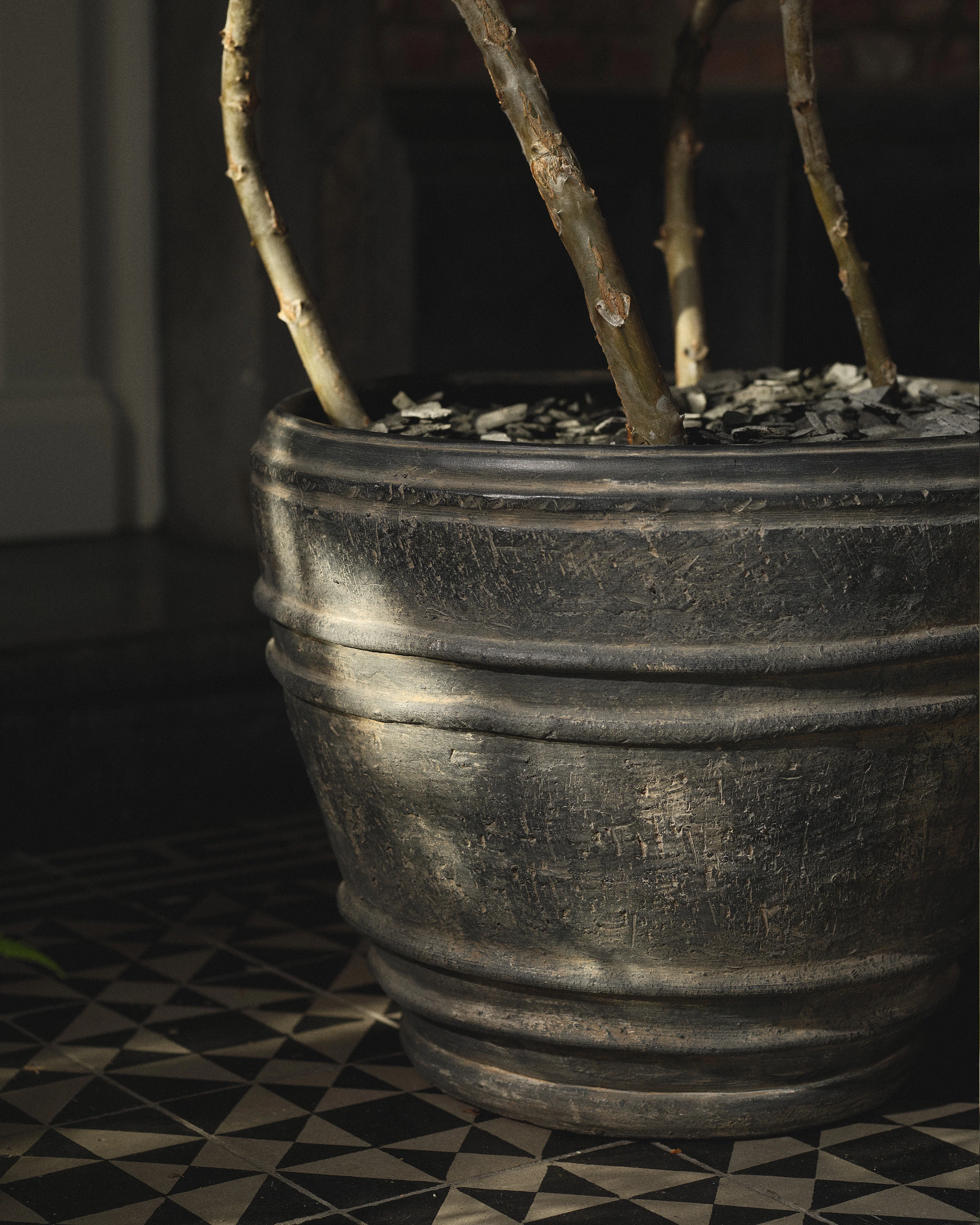 Planter 01 L black Mesa - Image 3