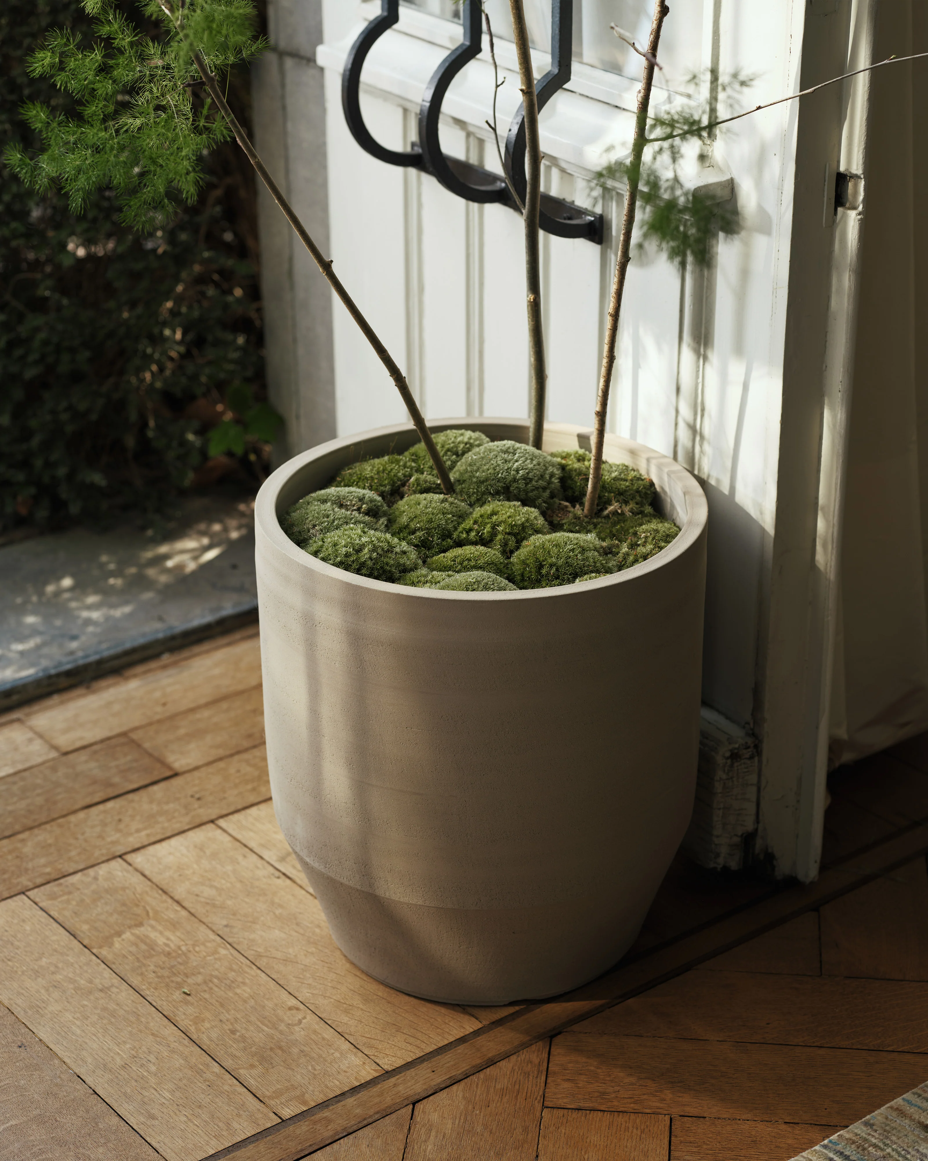Planter 02 M beige Construct - Image 3