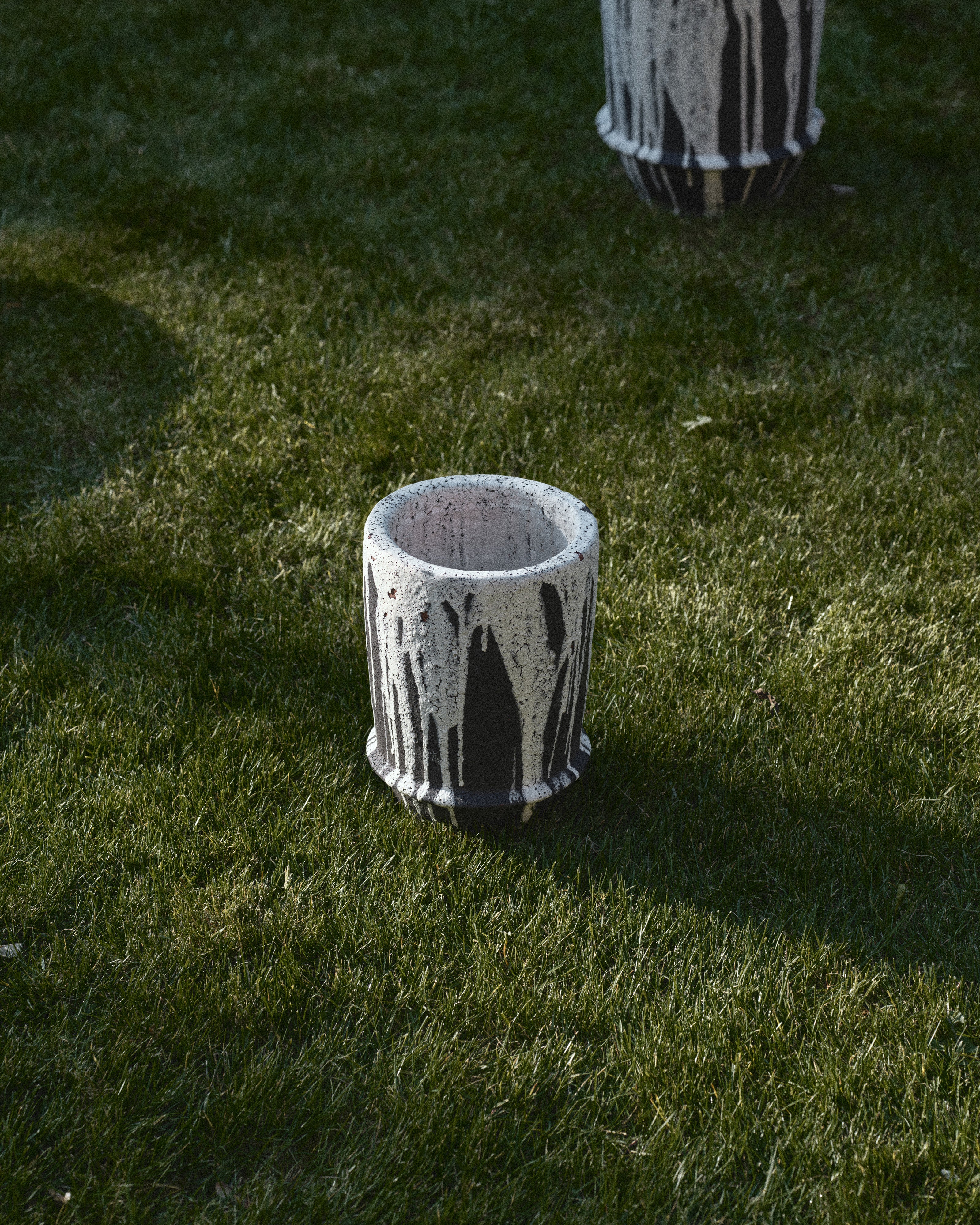 Planter 02 S off-white/dark brown Dune - Image 2