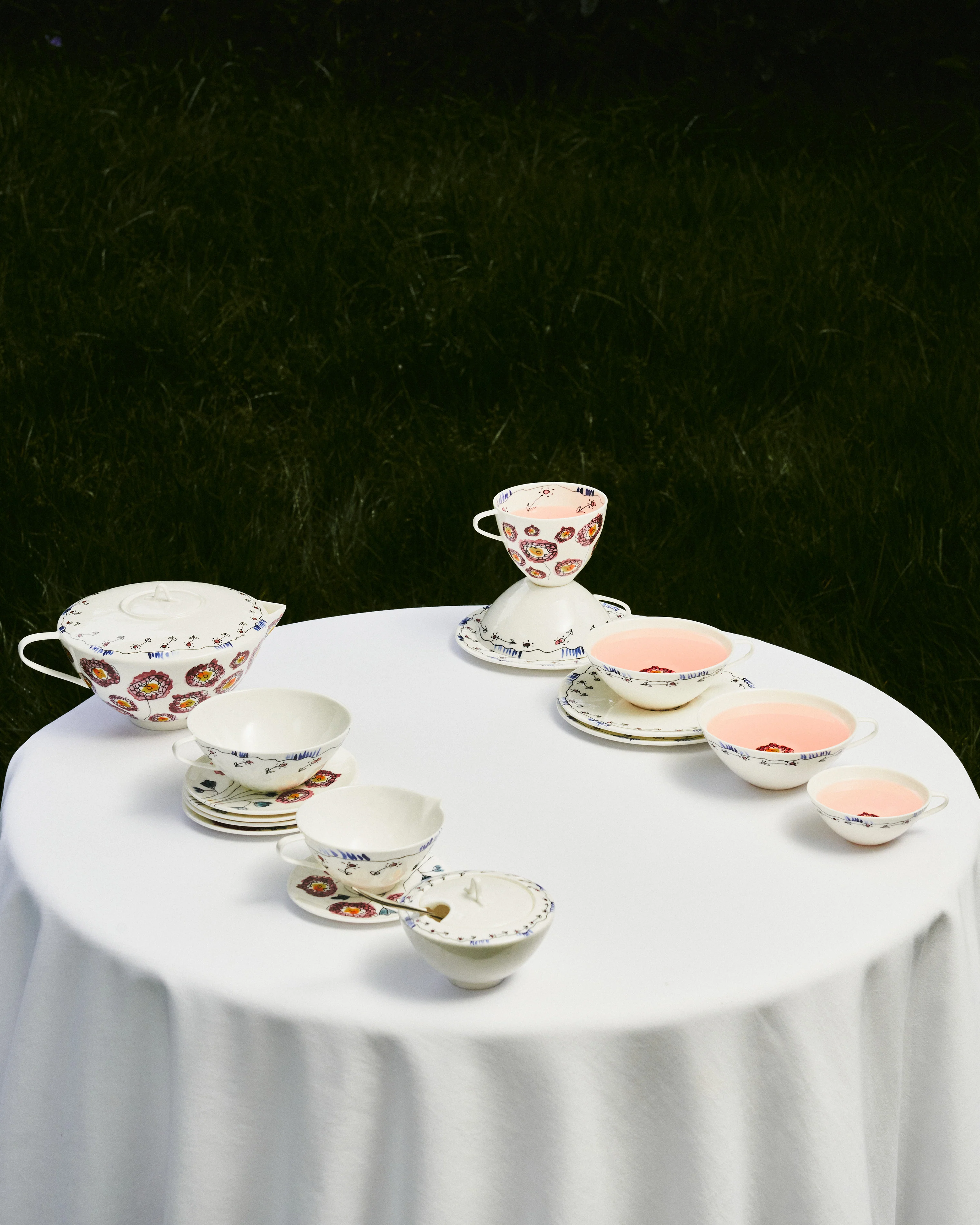 Saucer cappuccino cup Anemone milk Midnight Flowers - Image 2