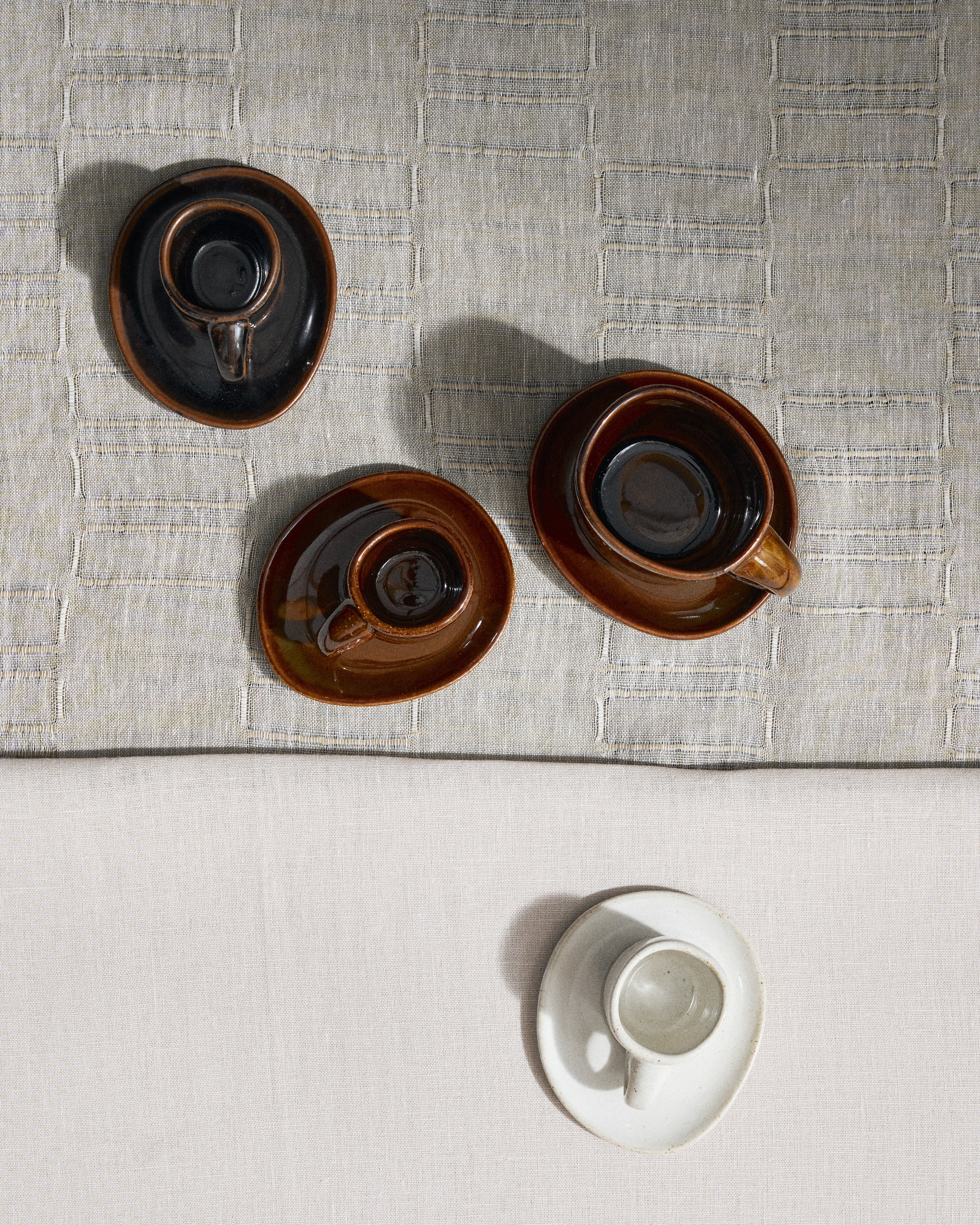 Saucer for espresso cup ocher Out of lines - Image 2