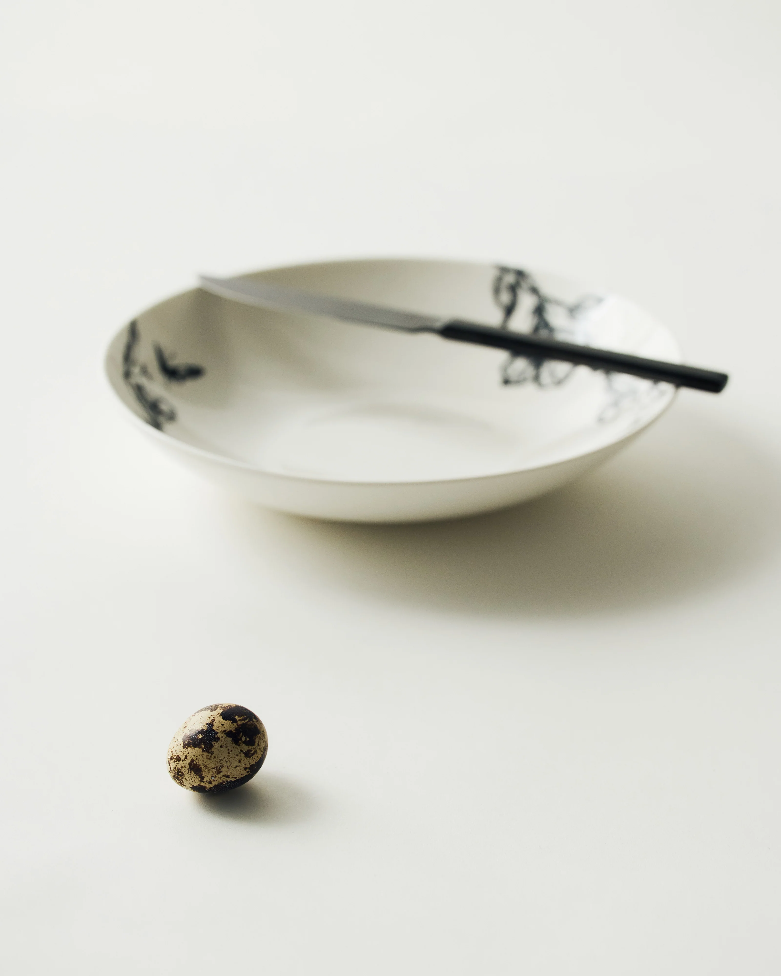 Serving bowl oval L magical blossom white - black Unity - Image 2