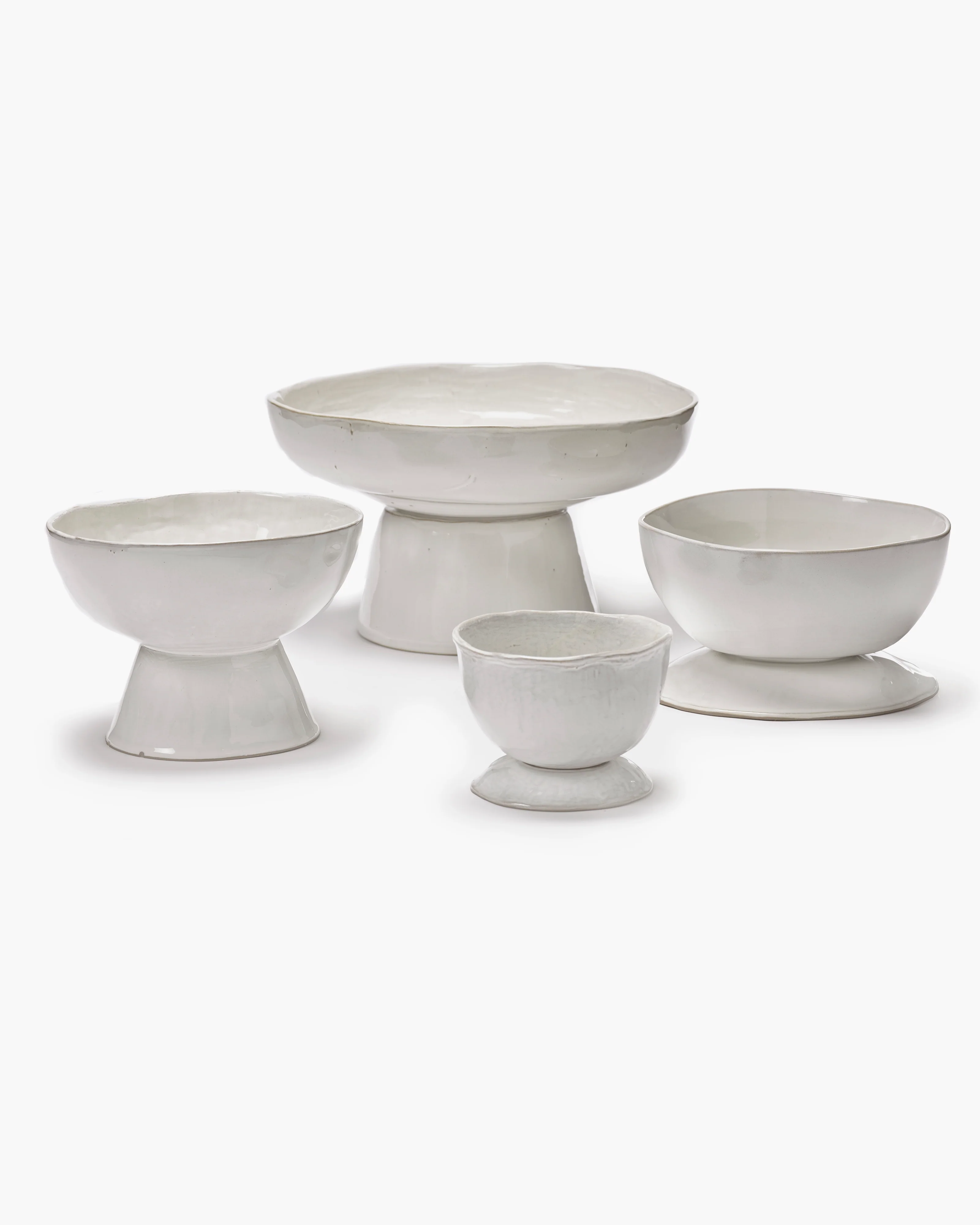 Serving plate on foot off-white La Mère - Image 4