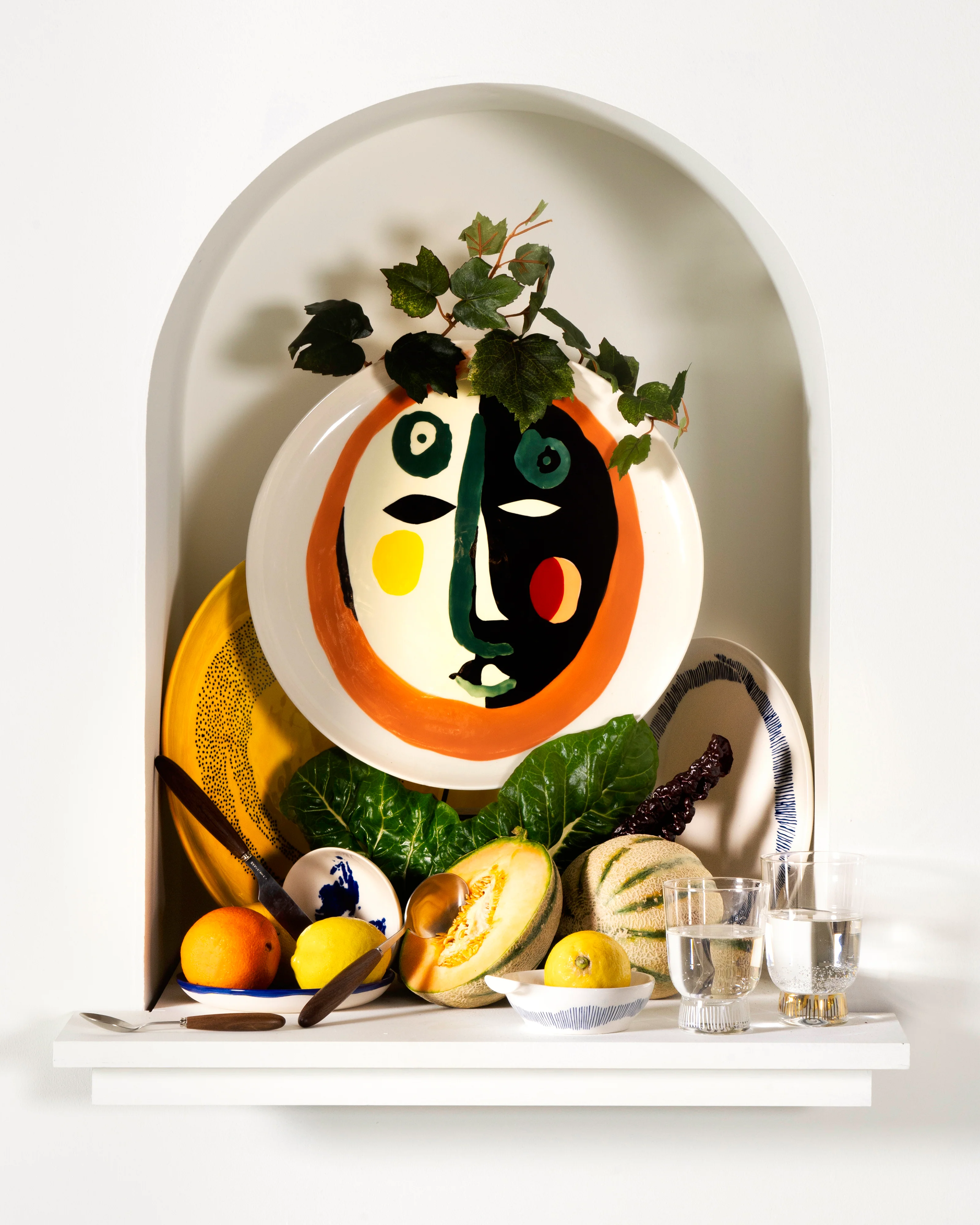 Serving plate with face 1 Feast - Image 4