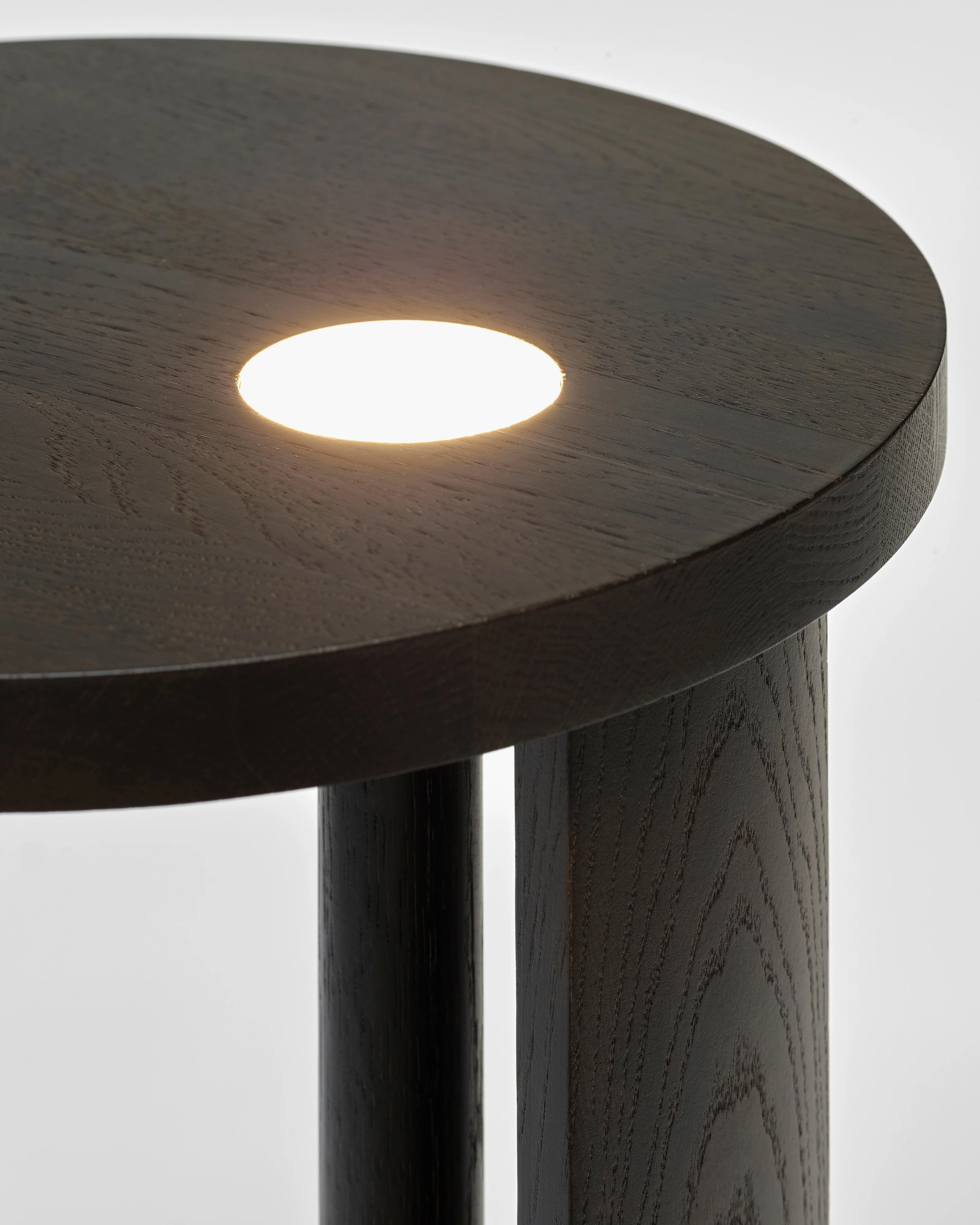 Side table L with LED light oak brown Aura - Image 5
