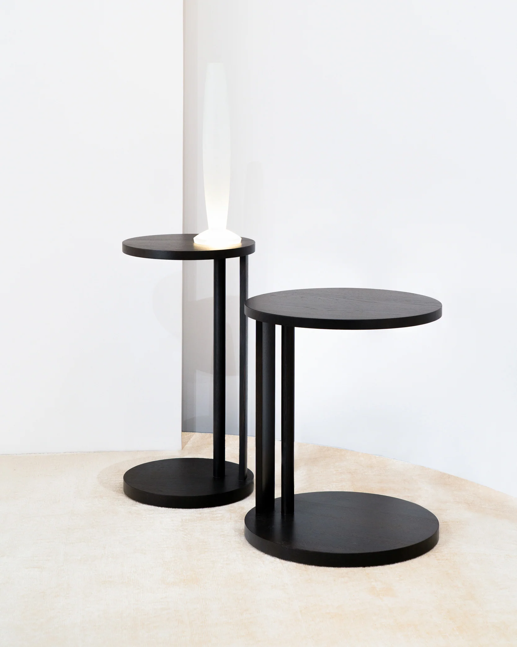 Side table S with LED light beech black Aura - Image 2