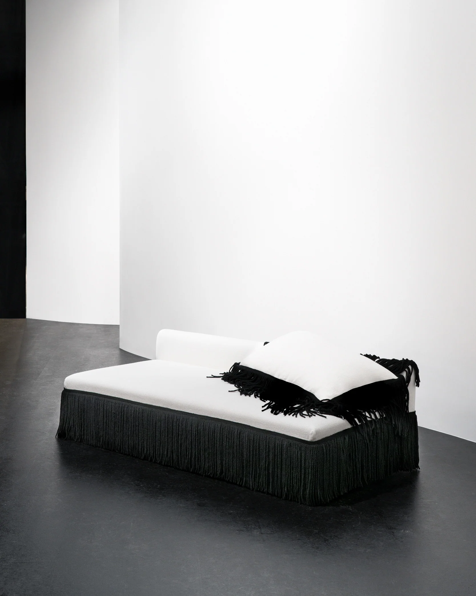 Sofa incl 1 cushion white with black fringes  Frou - Image 2