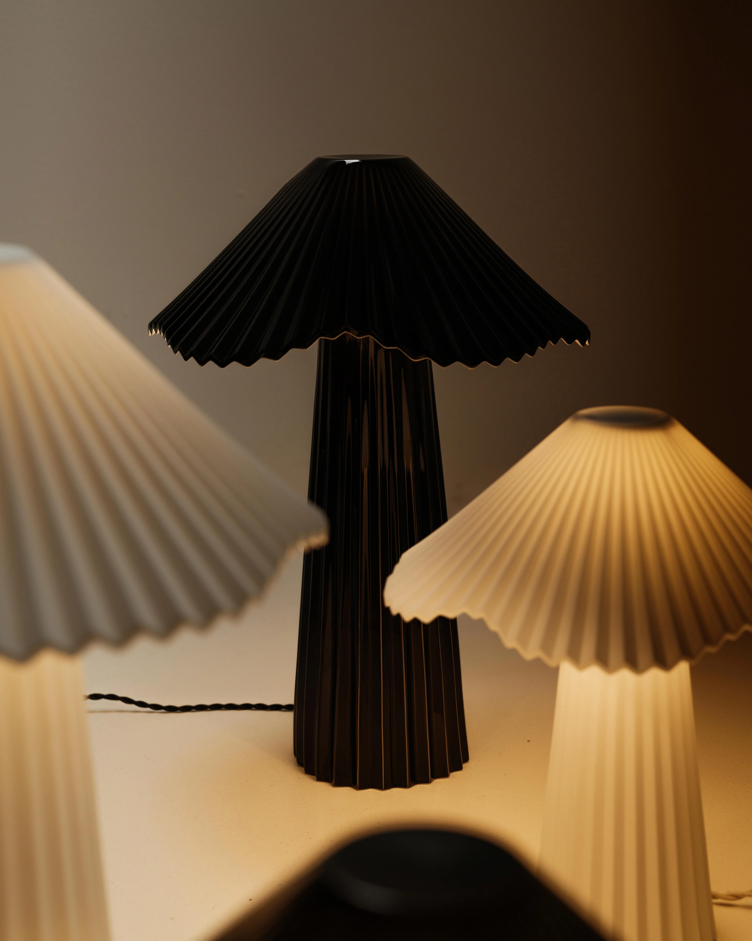 Table lamp L black - white Uala - Image 2