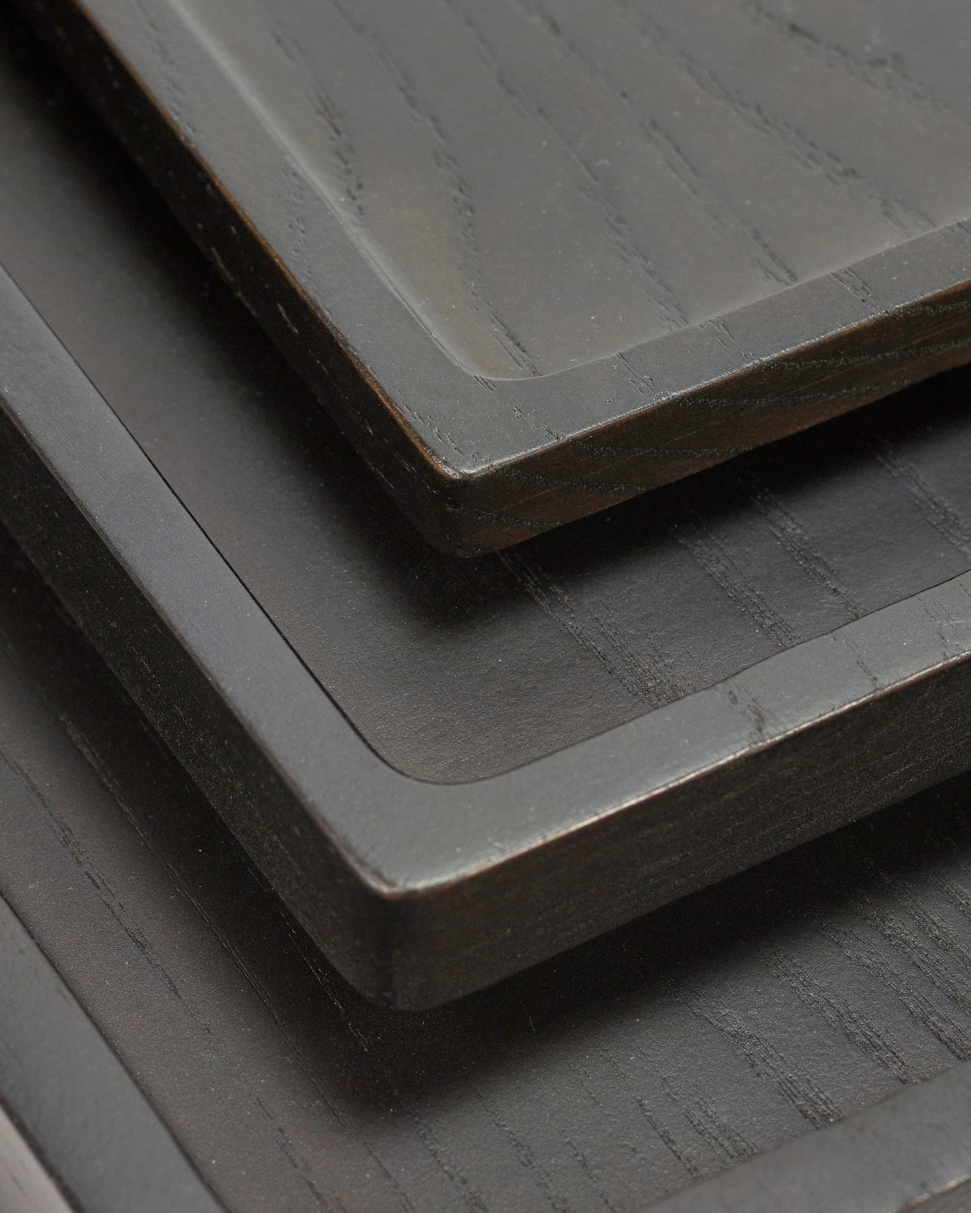 Tray S black wood La Mère - Image 4