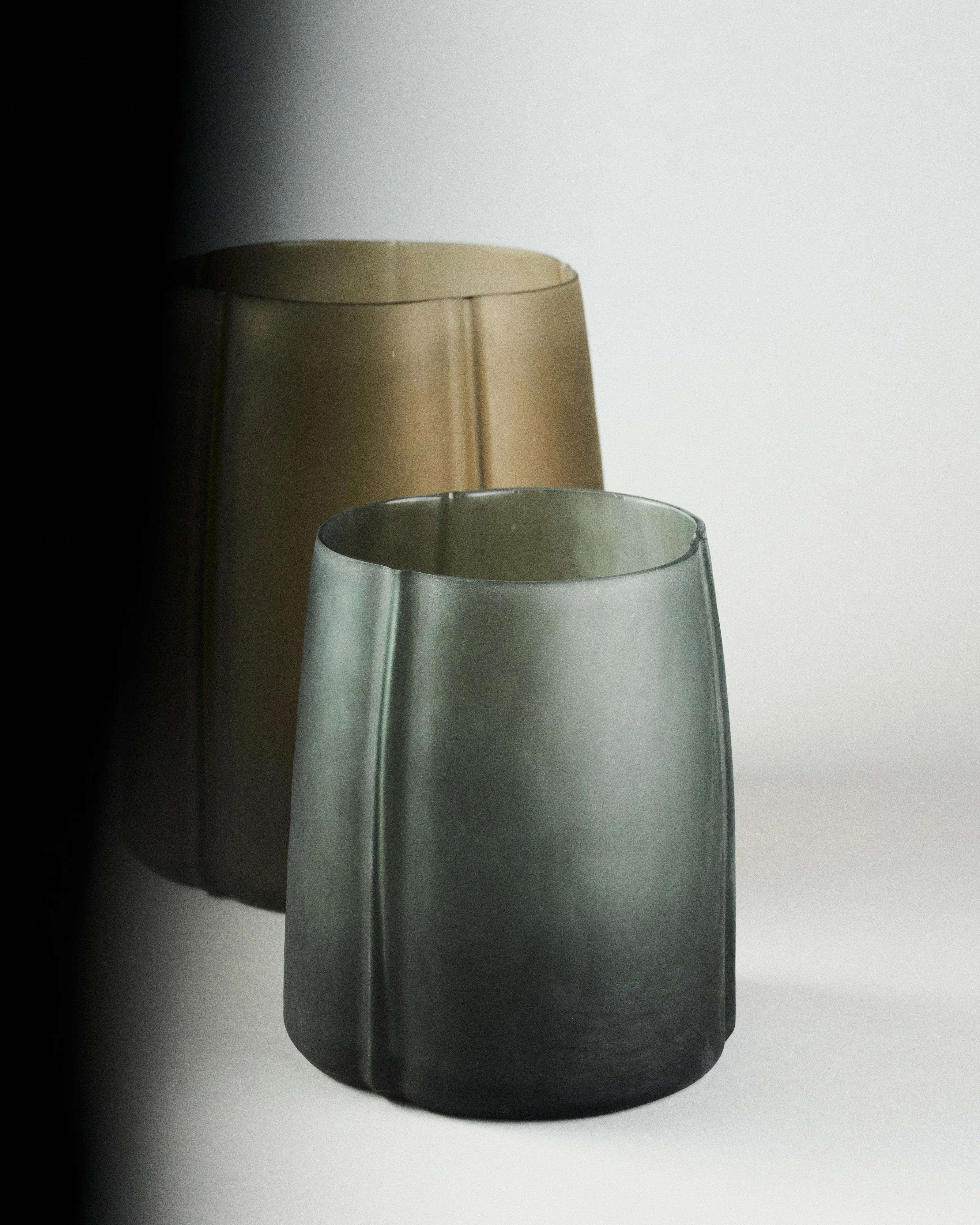 Vase 01 dark gray Shapes - Image 2