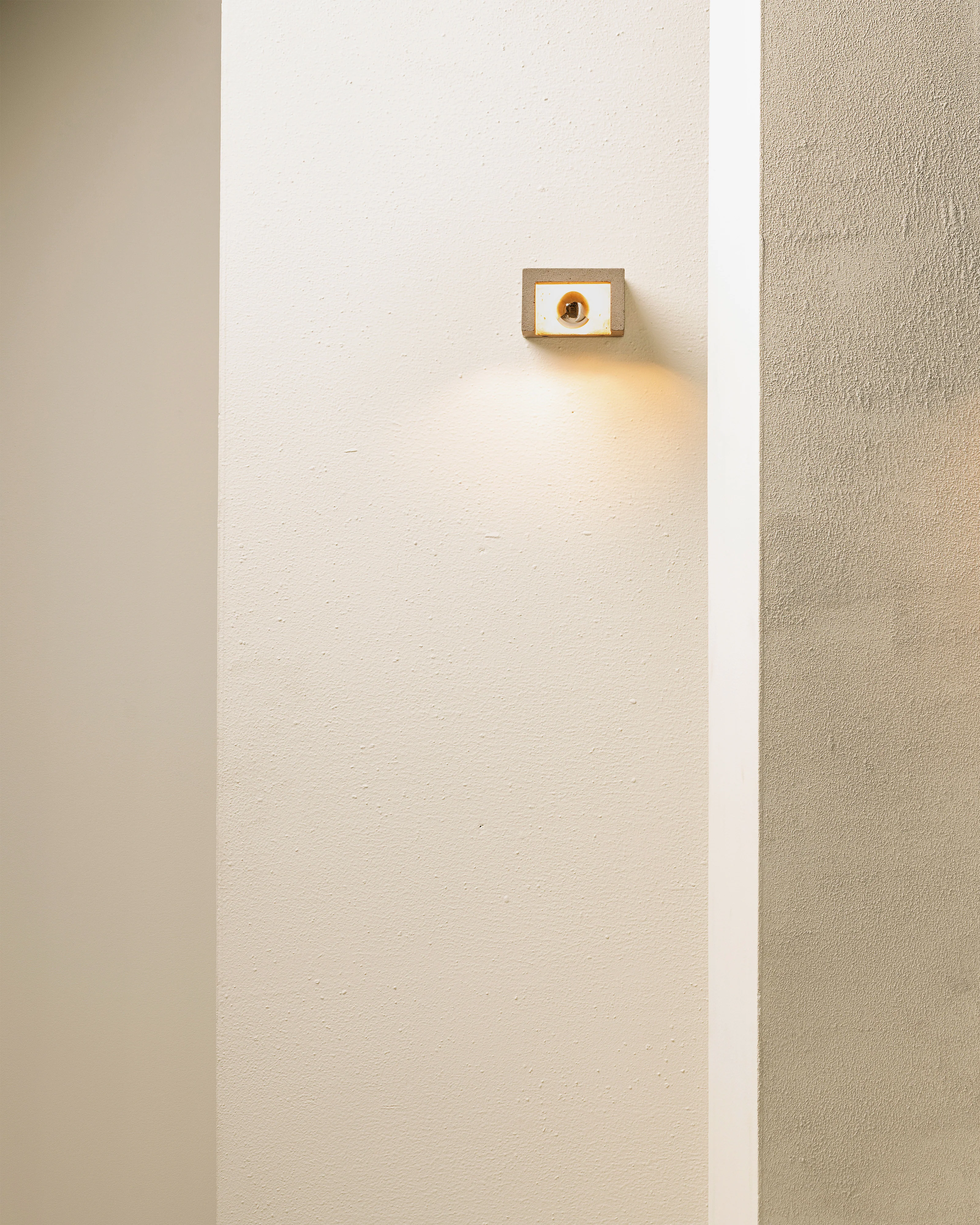 Wall lamp °2 concrete Primary Shape - Image 2