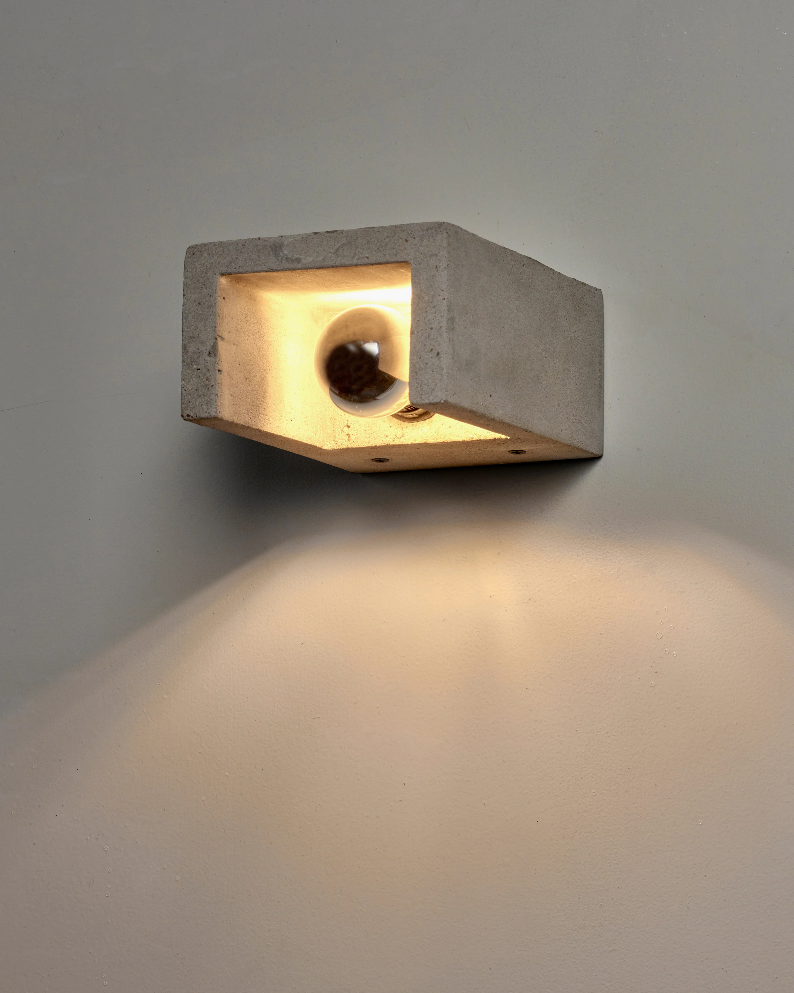 Wall lamp °2 concrete Primary Shape - Image 4