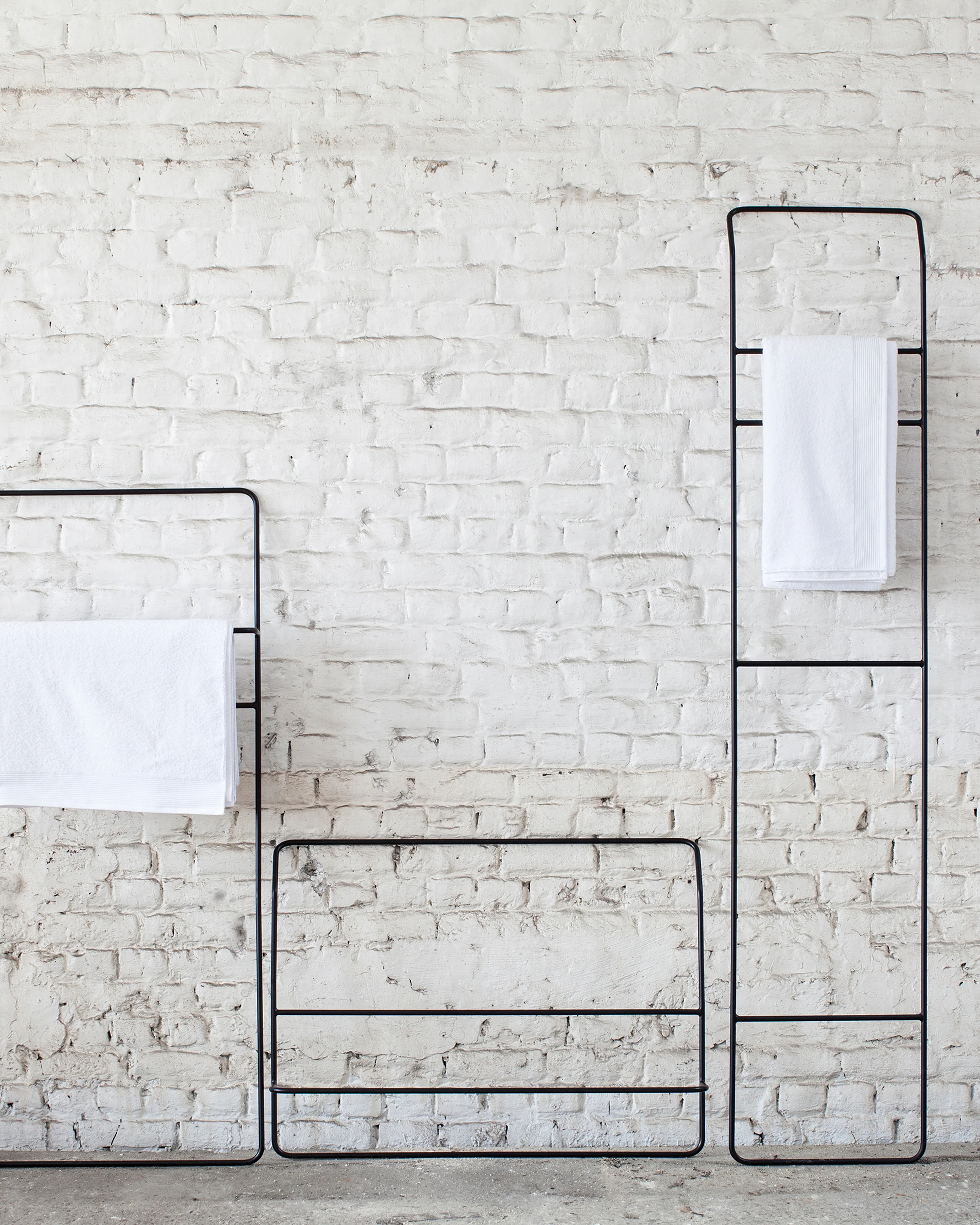 Wall towel rack black Juno - Image 2