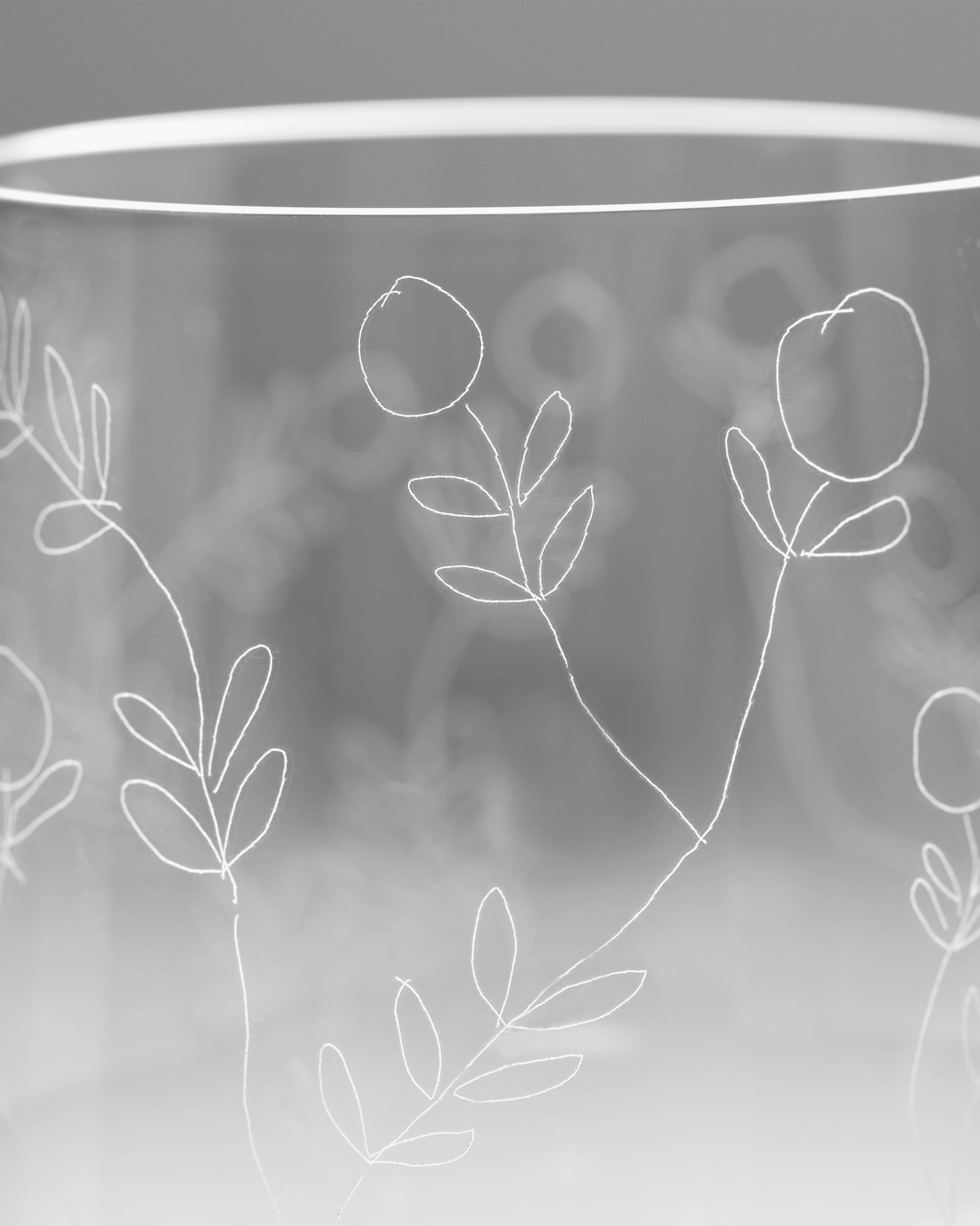 White wine glass mirtillo tea Midnight Flowers - Image 6